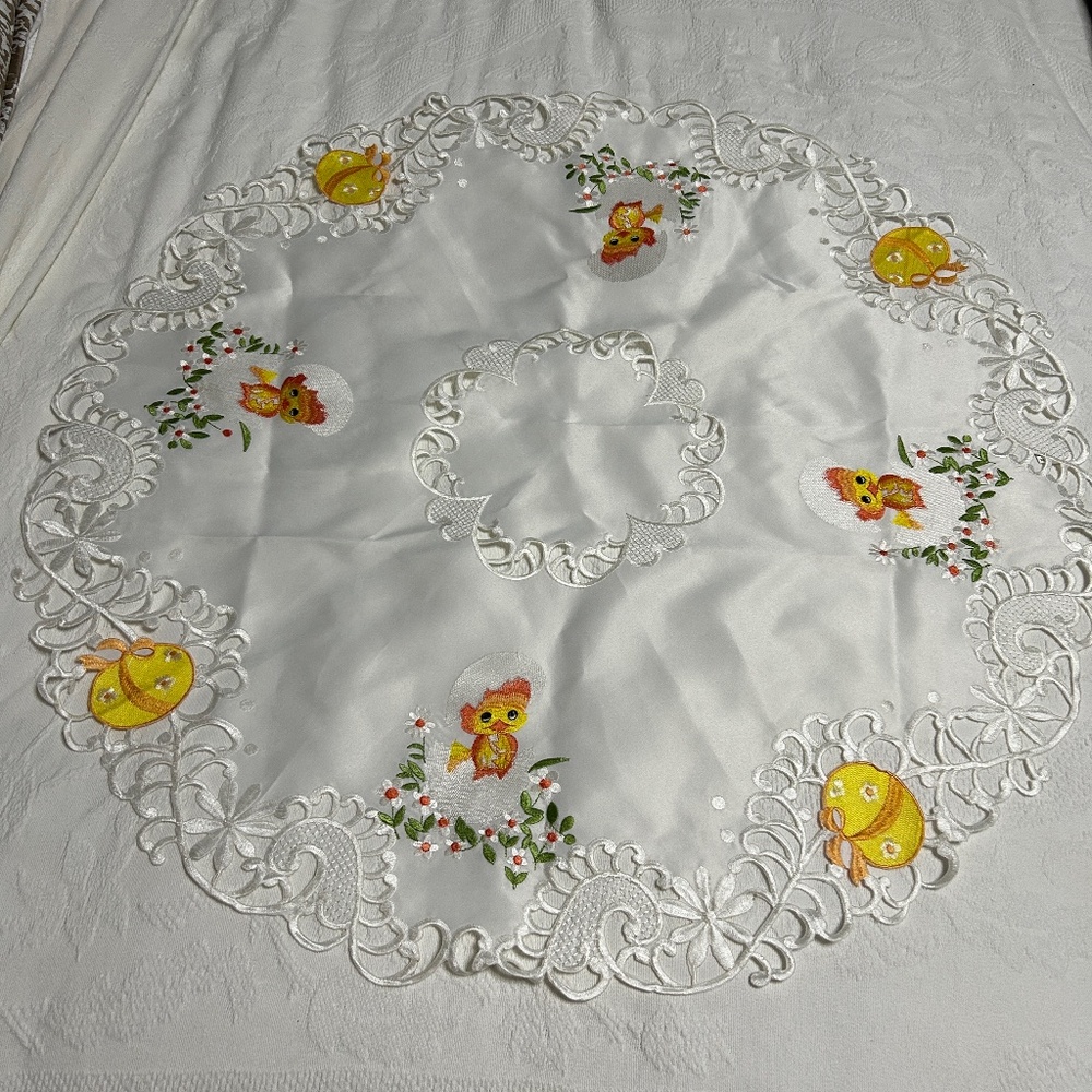 Elegant Easter Round Dining tablecloth Lace  Embroidered Holiday